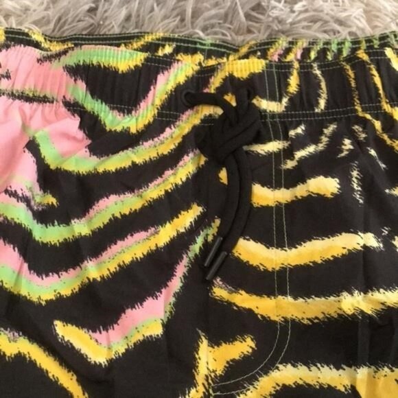 New Authentic VERSACE Logo-Printed Nylon Swim Shorts – Size 7 - Picture 4 of 7